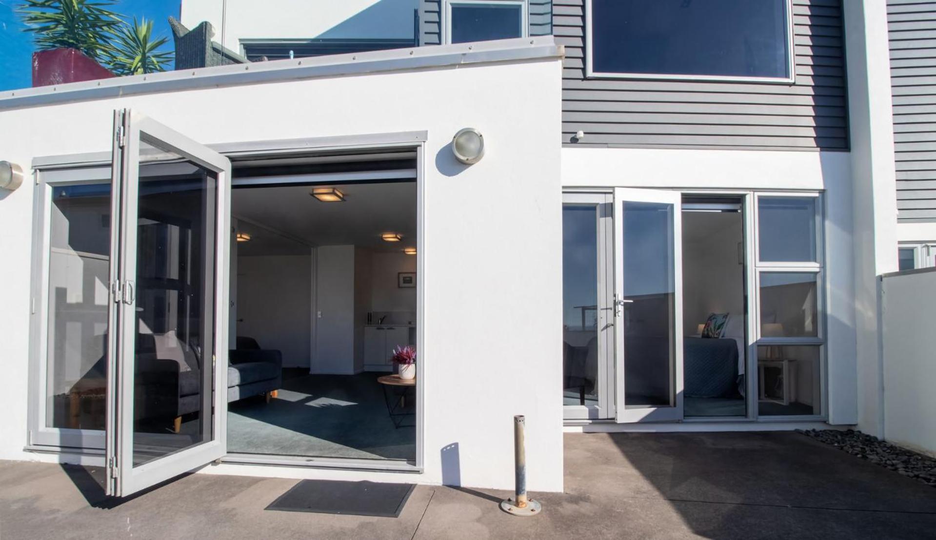 Hobson Hot Spot - Enjoy Stunning Sea Views New Plymouth Exterior foto